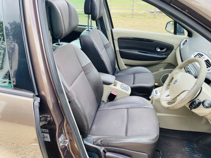 2010 Renault Grand Scenic