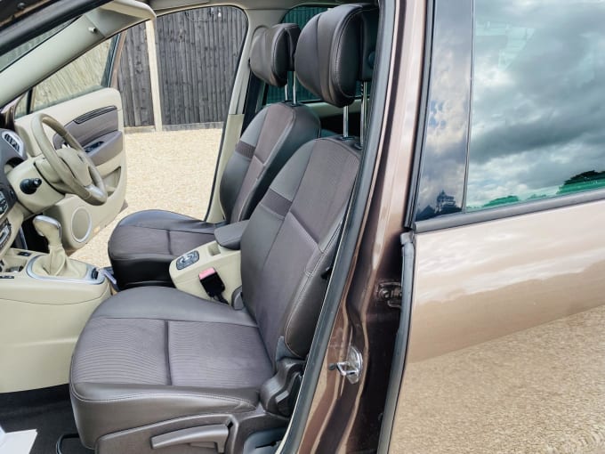 2010 Renault Grand Scenic