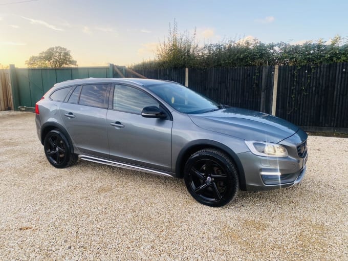 2015 Volvo V60 Cross Country