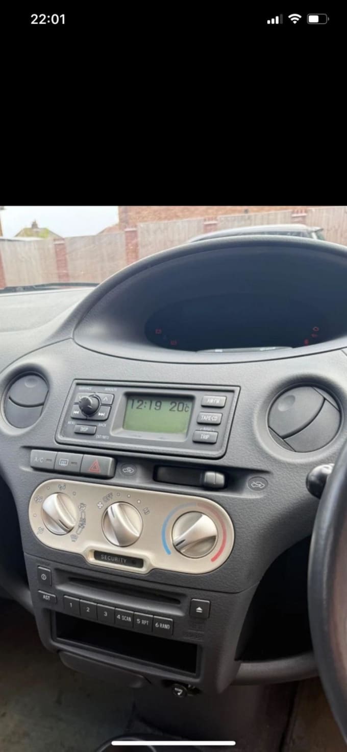 2003 Toyota Yaris