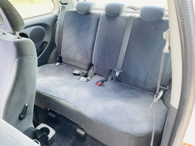 2004 Nissan Micra
