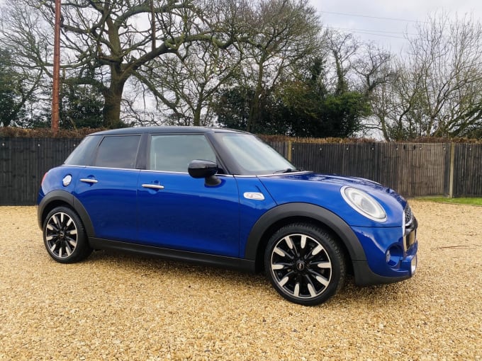 2019 Mini Hatch