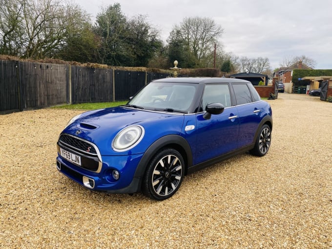 2019 Mini Hatch