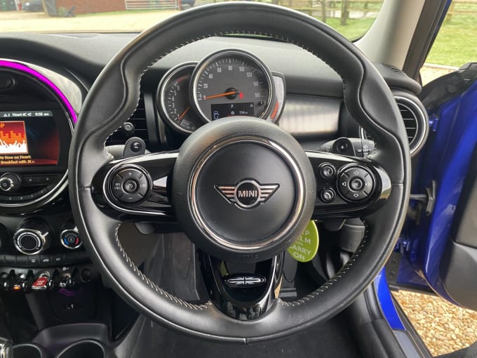 2019 Mini Hatch