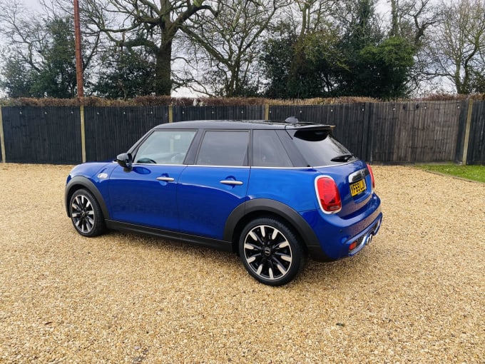 2019 Mini Hatch