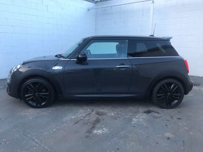 2019 Mini Hatch