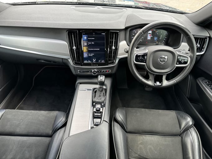 2018 Volvo V90