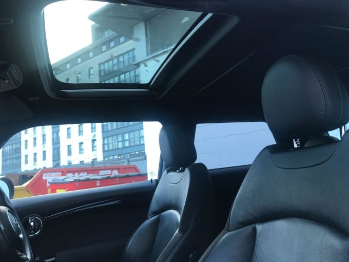2019 Mini Hatch