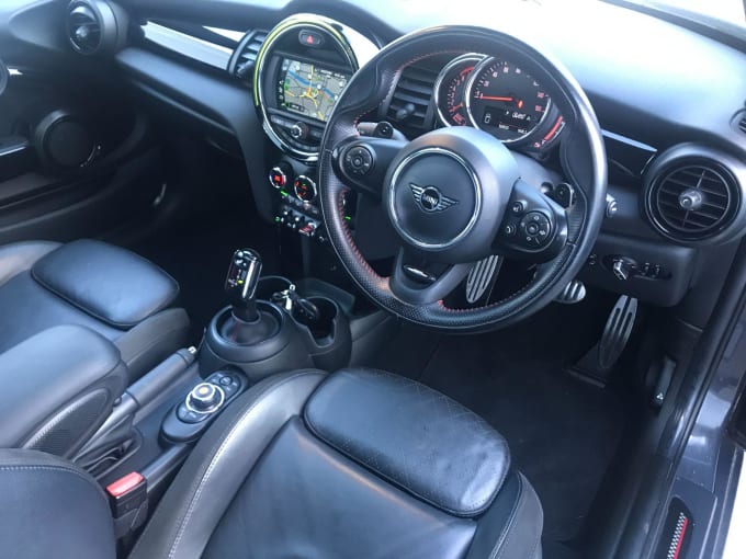 2019 Mini Hatch