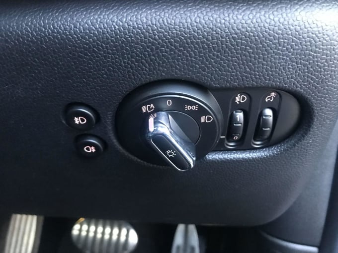 2019 Mini Hatch