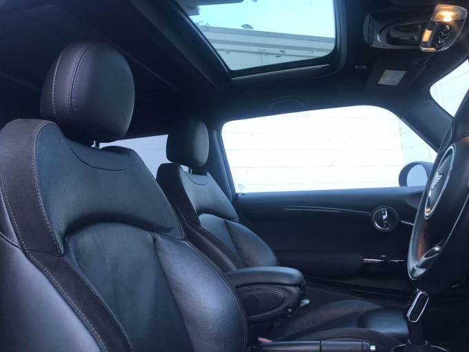 2019 Mini Hatch