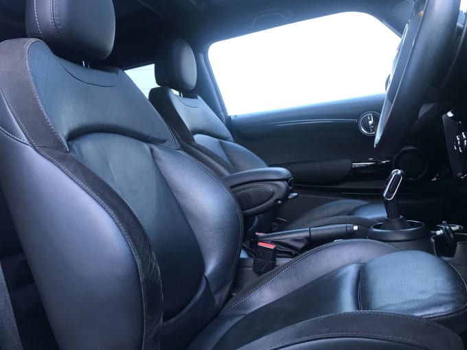 2019 Mini Hatch