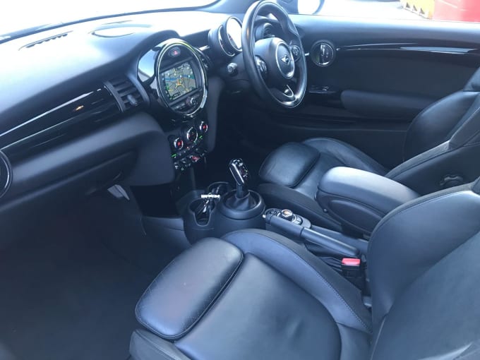 2019 Mini Hatch