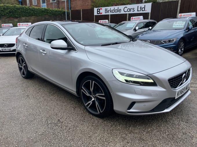 2024 Volvo V40