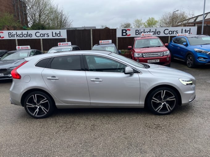 2024 Volvo V40