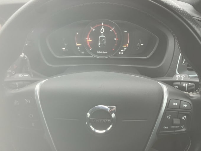 2024 Volvo V40