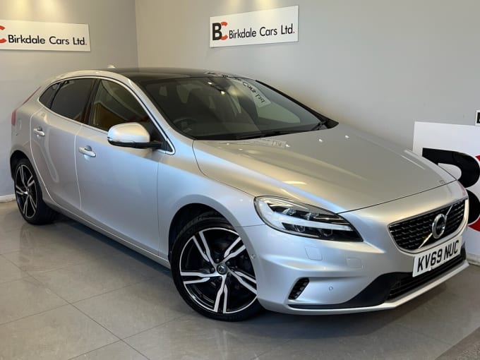 2024 Volvo V40