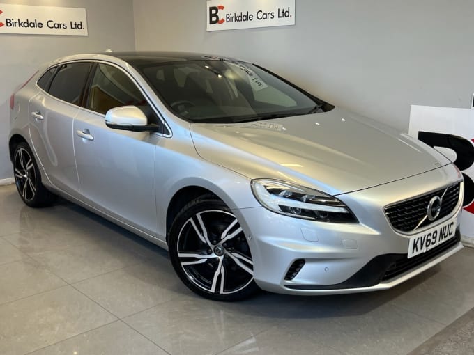 2024 Volvo V40