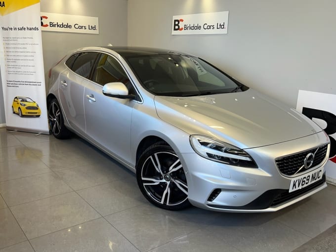 2024 Volvo V40