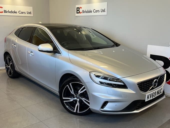 2024 Volvo V40