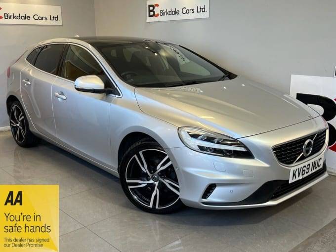 2024 Volvo V40