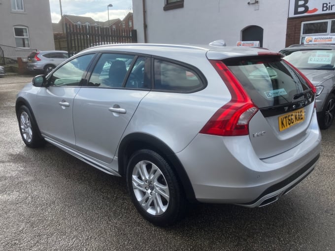 2025 Volvo V60 Cross Country