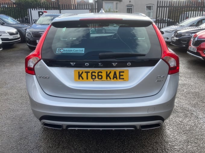 2025 Volvo V60 Cross Country