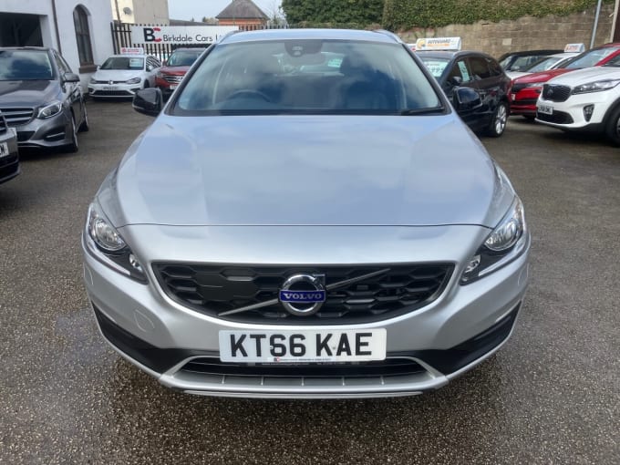 2025 Volvo V60 Cross Country