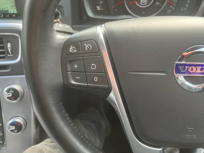 2025 Volvo V60 Cross Country