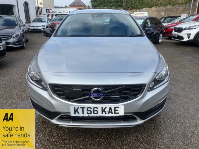 2025 Volvo V60 Cross Country