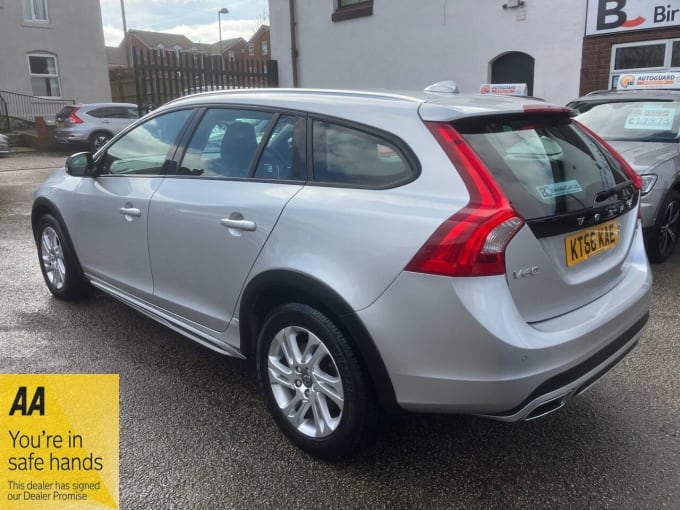 2025 Volvo V60 Cross Country