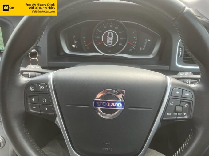 2025 Volvo V60 Cross Country
