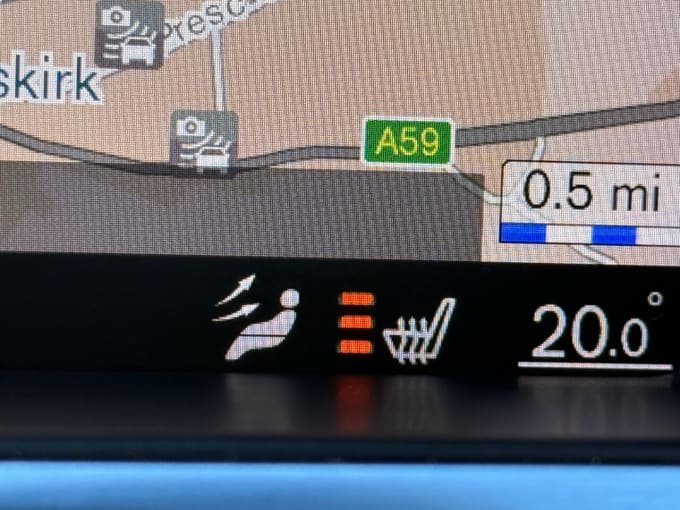 2025 Volvo V40