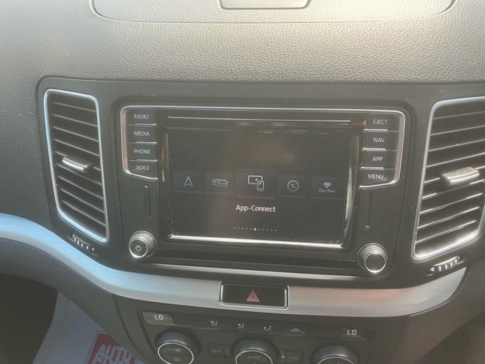 2025 Volkswagen Sharan
