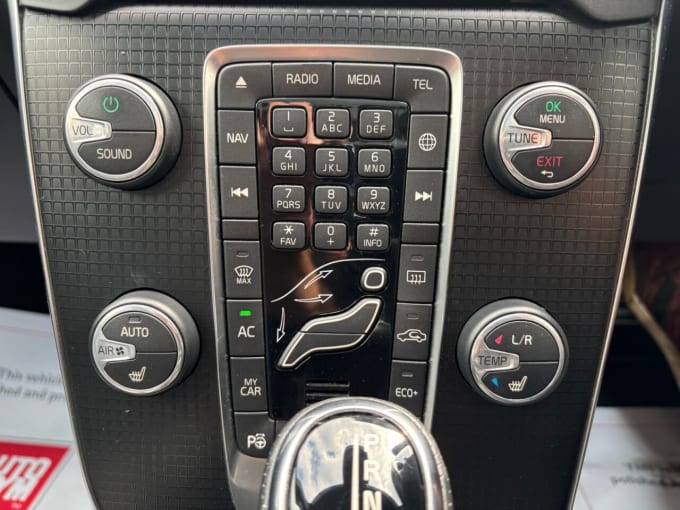 2025 Volvo V40