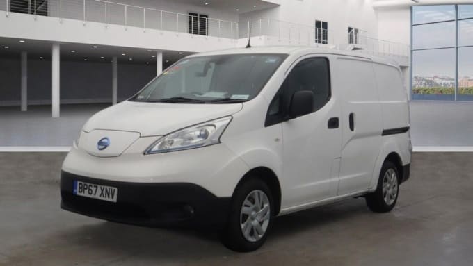 2025 Nissan E-nv200