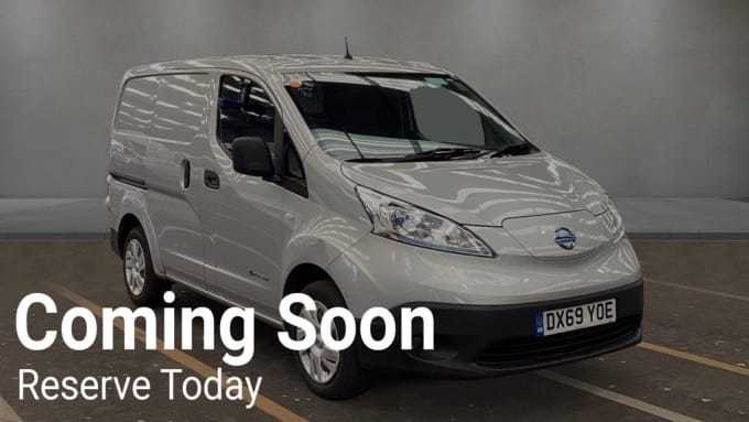 2025 Nissan E-nv200