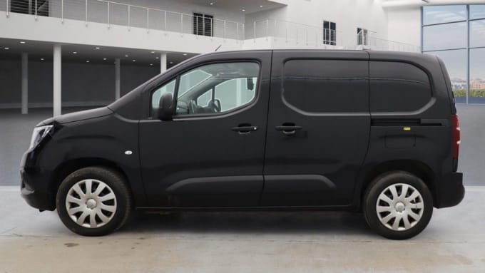 2025 Vauxhall Combo