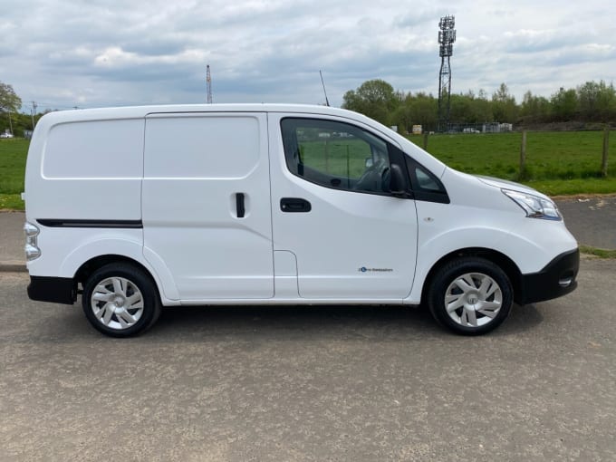 2025 Nissan E-nv200