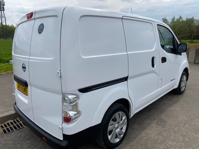 2025 Nissan E-nv200