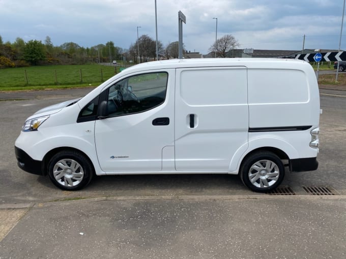 2025 Nissan E-nv200