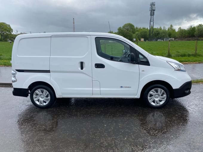 2025 Nissan E-nv200