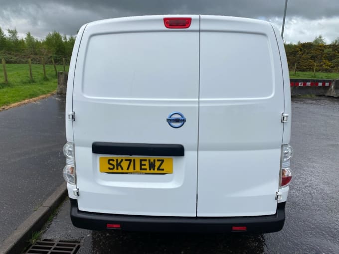 2025 Nissan E-nv200