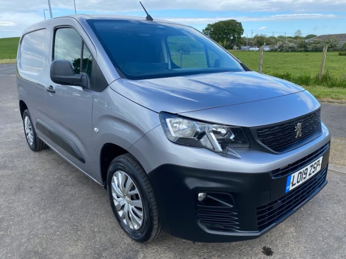 2025 Peugeot Partner