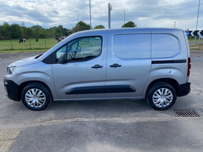 2025 Peugeot Partner