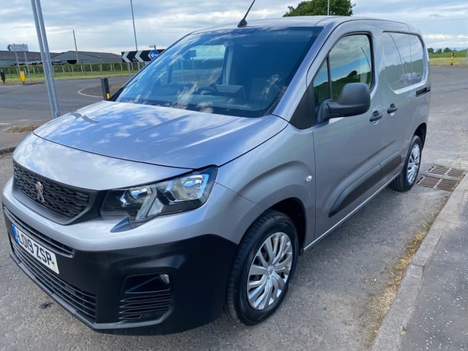 2025 Peugeot Partner