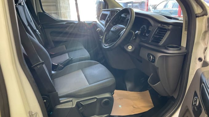 2025 Ford Transit Custom