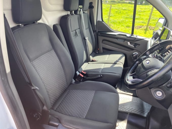 2025 Ford Transit Custom