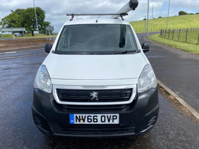 2025 Peugeot Partner