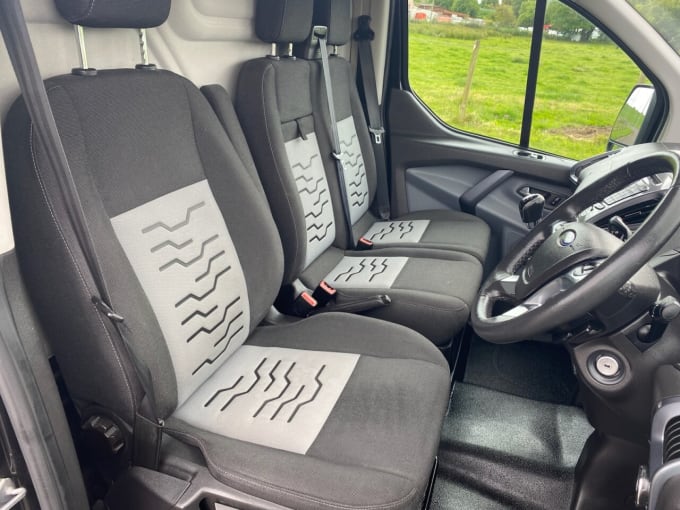 2025 Ford Transit Custom